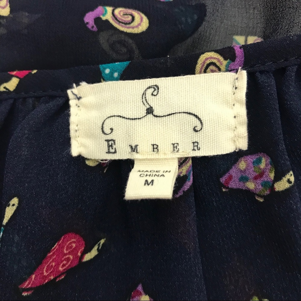 Ember snail turtles blue semi sheer crop Med top - Picture 4 of 6
